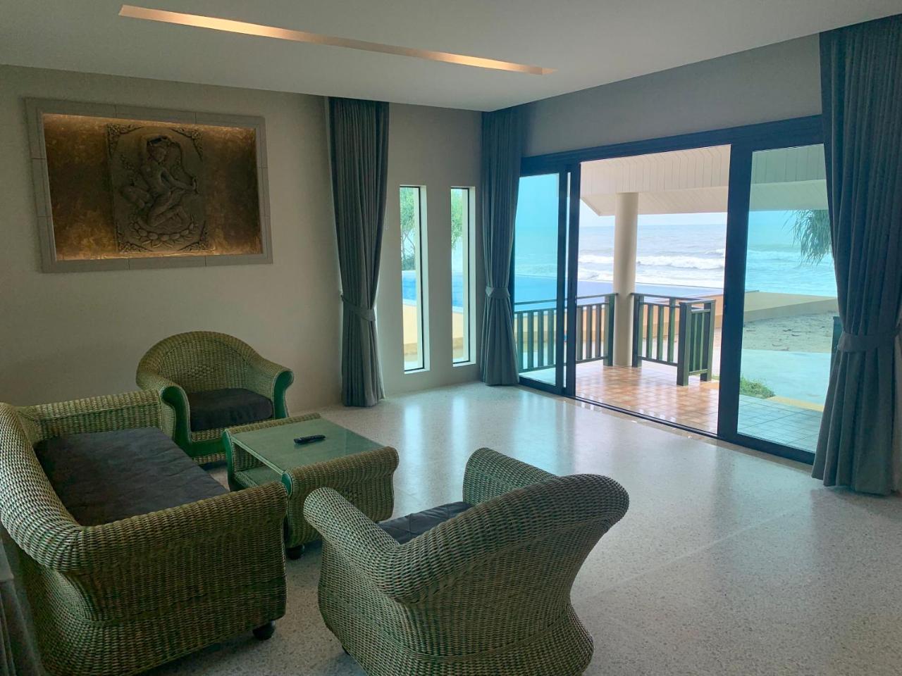 Wis Beach Khanom Extérieur photo