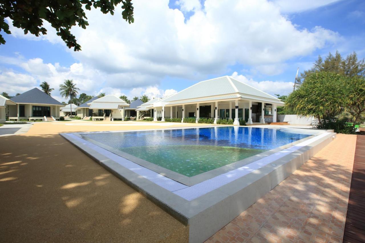 Wis Beach Khanom Extérieur photo